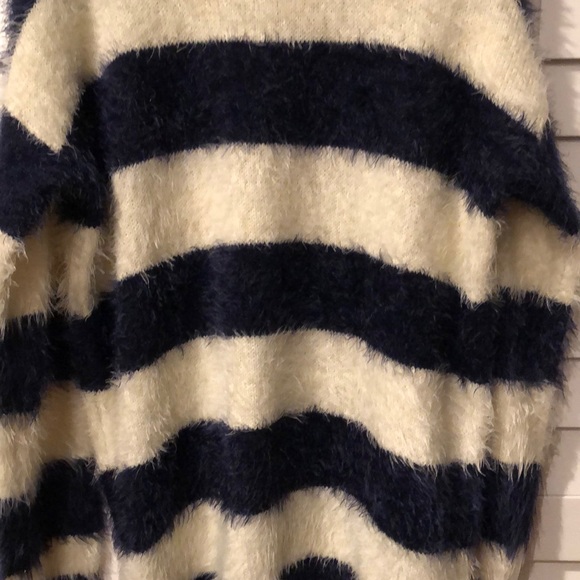 Forever 21 navy blue & cream fuzzy striped sweater - Picture 2 of 3